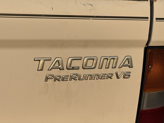 Used 2000 Toyota Tacoma PreRunner RWD image 10