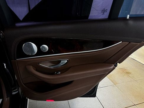 Used 2019 Mercedes-Benz E 300 E 300 4MATIC Sedan w/ Premium 1 Package image 17