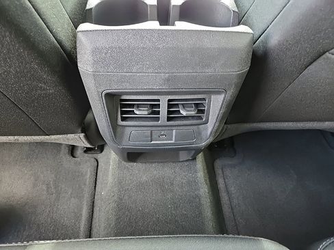 Used 2024 Chevrolet Colorado LT image 20