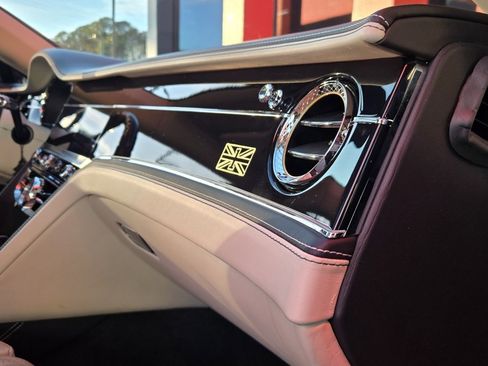 Used 2020 Bentley Flying Spur W12 image 49