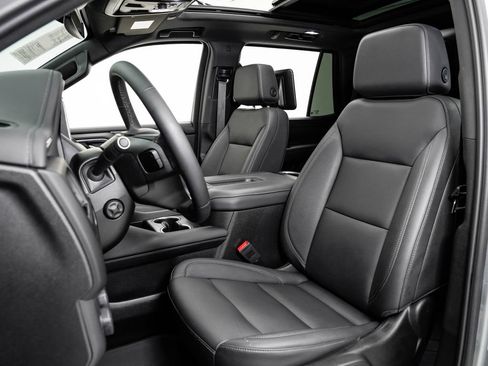 Used 2023 Chevrolet Tahoe LT w/ Luxury Package AWD/4WD image 5