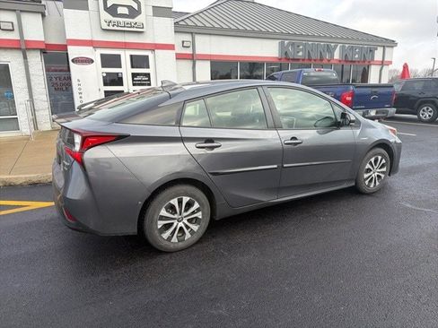 Used 2019 Toyota Prius XLE image 12