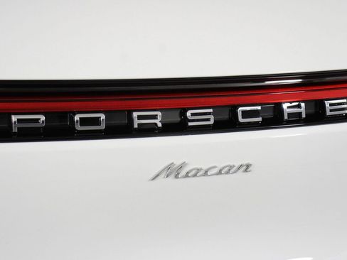 New 2026 Porsche Macan image 22