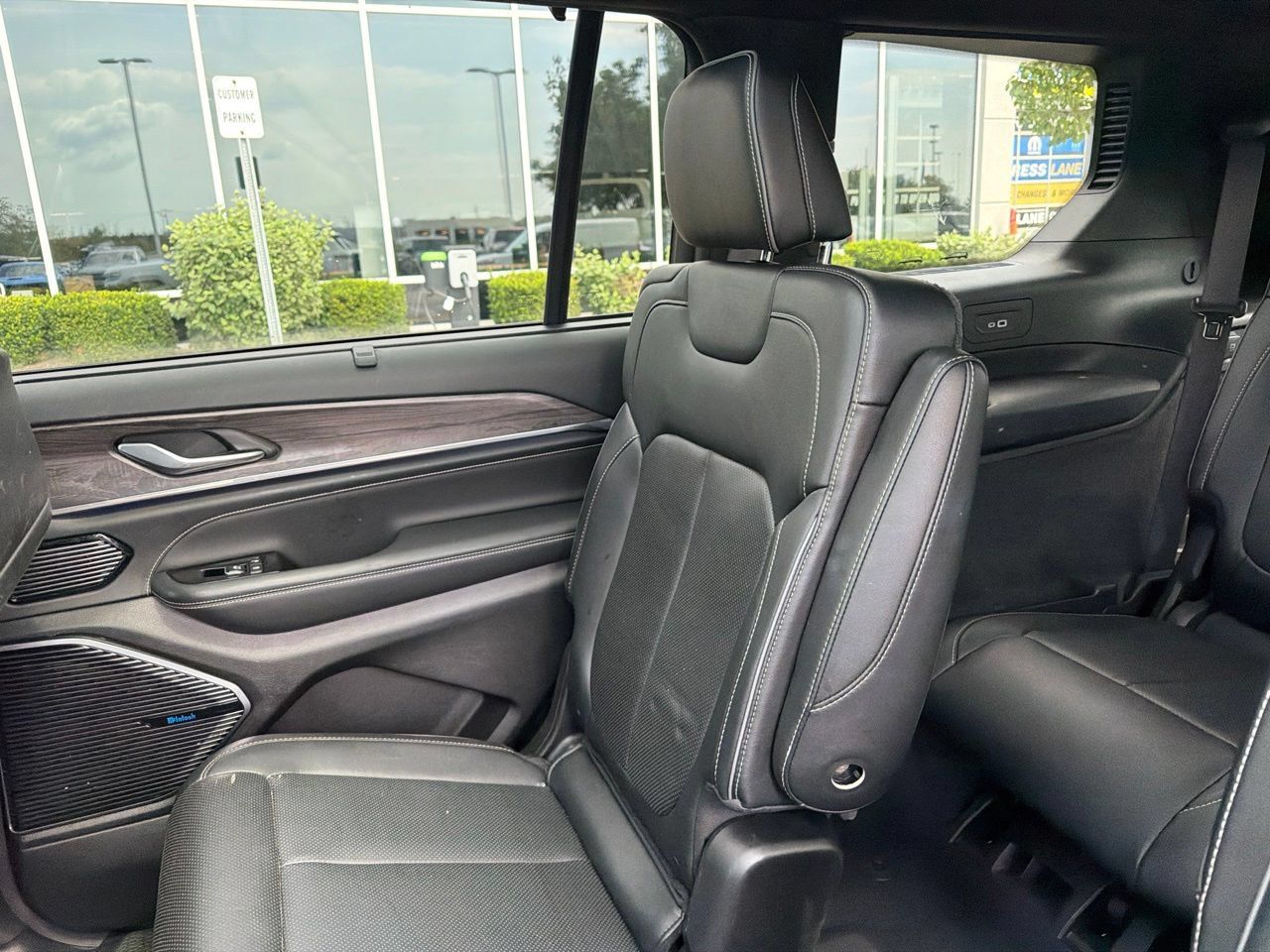 Used 2022 Jeep Grand Cherokee L Overland w/ Advanced Protech Group III AWD/4WD image 23