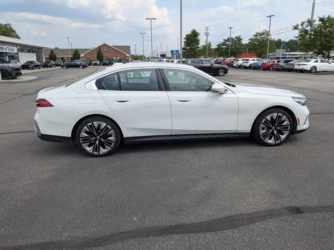 Used 2024 BMW 540i xDrive w/ Premium Package AWD/4WD image 14