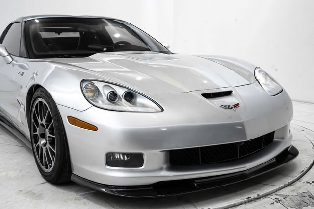 Used 2009 Chevrolet Corvette ZR1 w/ Preferred Equipment Group RWD image 17
