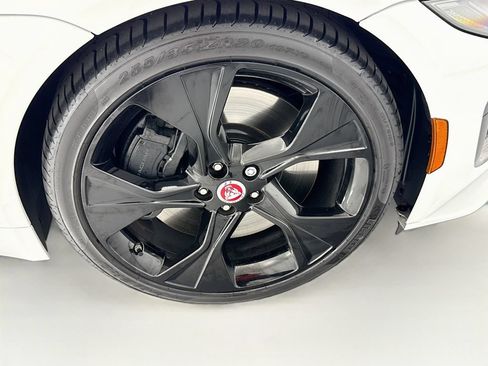 Used 2024 Jaguar F-TYPE Coupe AWD image 27
