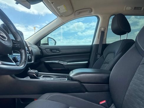 Certified 2023 Nissan Pathfinder SV w/ Lighting Package (N92) FWD image 40