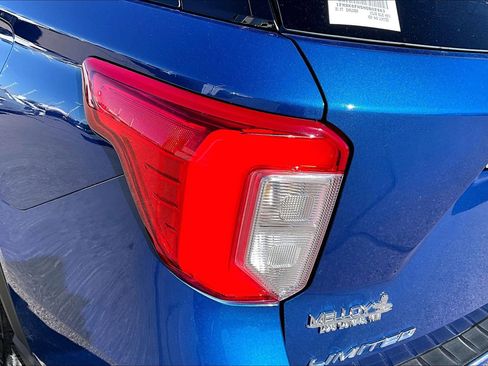 Used 2021 Ford Explorer Limited w/ Equipment Group 301A image 23