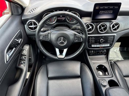 Used 2020 Mercedes-Benz GLA 250 w/ Premium Package image 20