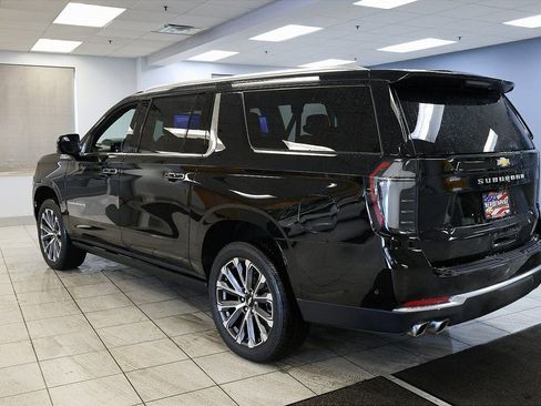 New 2026 Chevrolet Suburban High Country AWD/4WD image 4