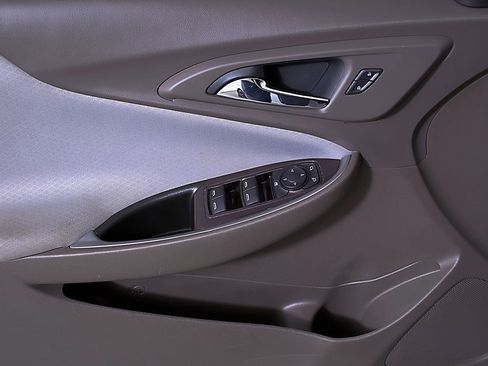 Used 2020 Chevrolet Malibu LS FWD image 17