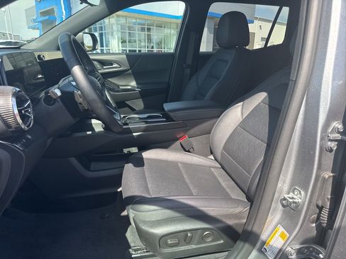 Used 2025 Chevrolet Equinox LT w/ Convenience Package II FWD image 28