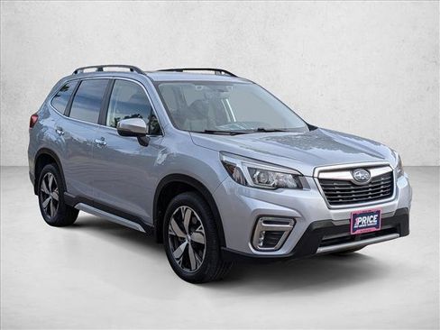 Used 2019 Subaru Forester Touring image 3