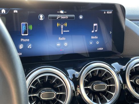 Certified 2025 Mercedes-Benz GLA 250 image 30