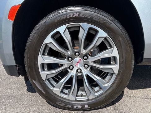 Used 2023 GMC Yukon XL Denali AWD/4WD image 12