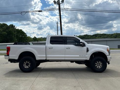 Used 2019 Ford F350 Platinum w/ Platinum Ultimate Package AWD/4WD image 19