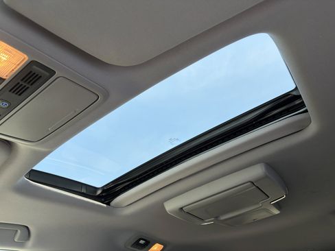 Used 2018 Honda Odyssey Touring image 30