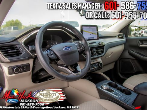 Certified 2022 Ford Escape SE w/ SE Sport Appearance Package AWD/4WD image 6
