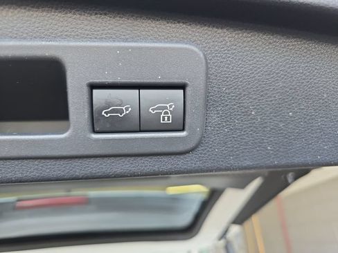 Used 2025 Toyota 4Runner Limited w/ Tow Technology Package AWD/4WD image 17