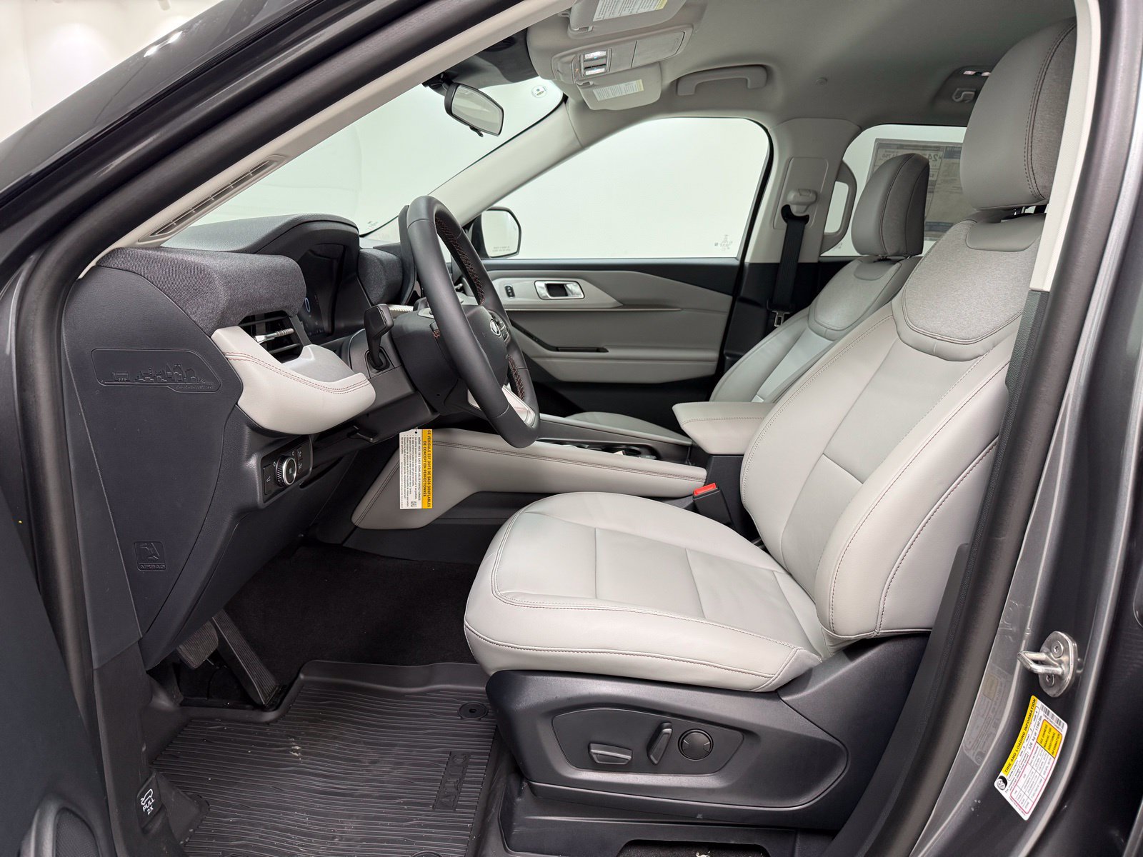 New 2026 Ford Explorer Active w/ Active Comfort Package RWD image 12