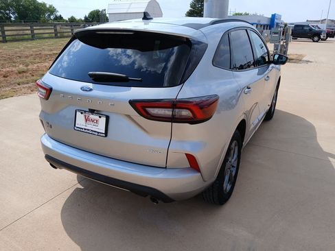 Used 2023 Ford Escape ST-Line AWD/4WD image 6