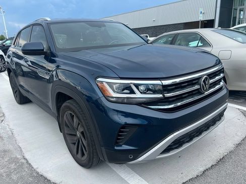 Used 2023 Volkswagen Atlas Cross Sport SE FWD image 2