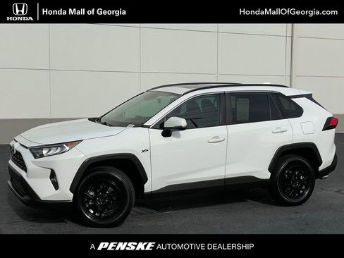 Used 2021 Toyota RAV4 XLE image 1
