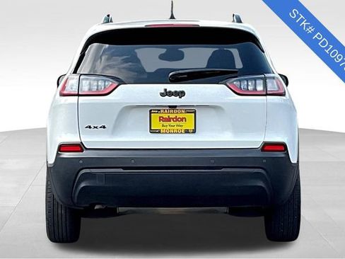 Used 2023 Jeep Cherokee Altitude Lux image 4