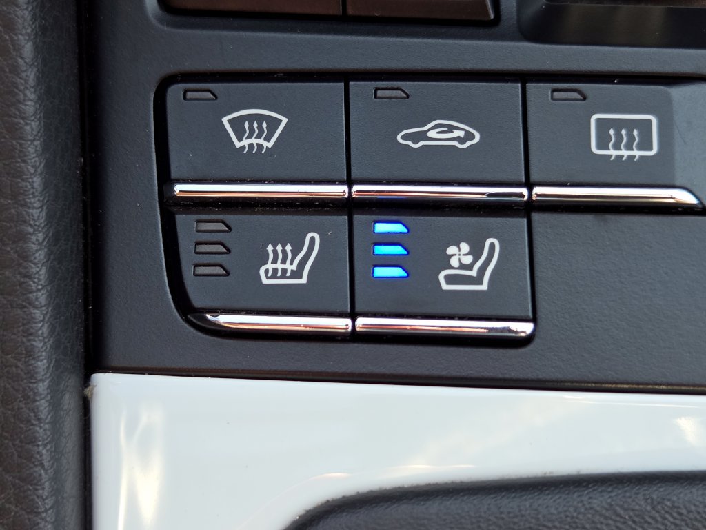 Used 2019 Porsche 718 Boxster RWD image 6