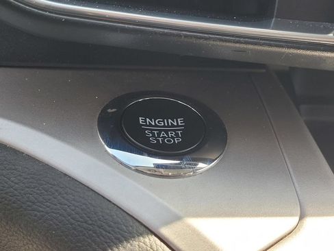 Used 2023 Ford Explorer XLT w/ Equipment Group 202A RWD image 21