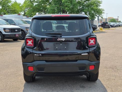 Used 2015 Jeep Renegade Latitude AWD/4WD image 6