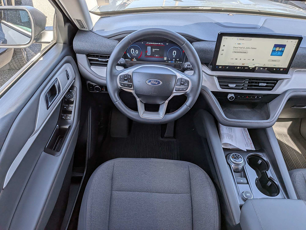Used 2025 Ford Explorer Active RWD image 42