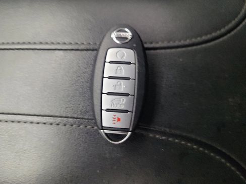 Used 2020 Nissan Rogue SV FWD image 32
