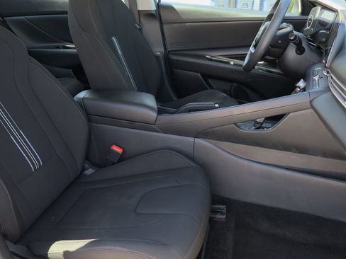 Used 2024 Hyundai Elantra SEL FWD image 26