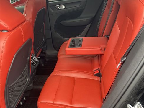 Used 2021 Volvo XC40 T5 Inscription w/ Advanced Package image 18