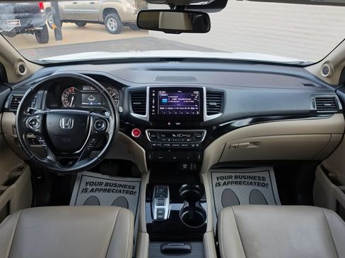 Used 2018 Honda Pilot Touring image 9