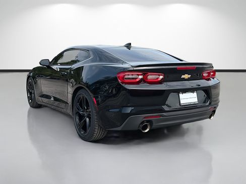 Used 2022 Chevrolet Camaro LT RWD image 5