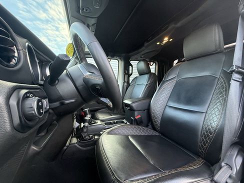 Used 2023 Jeep Gladiator Overland image 4