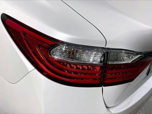 Used 2013 Lexus ES 350 image 27