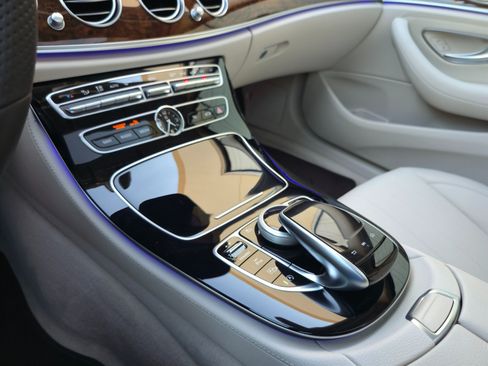 Used 2018 Mercedes-Benz E 400 4MATIC Wagon image 19