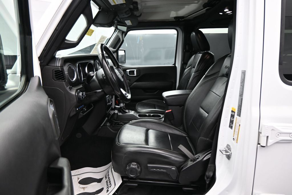 Used 2022 Jeep Wrangler Unlimited Sahara w/ Cold Weather Group AWD/4WD image 9