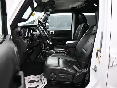 Used 2022 Jeep Wrangler Unlimited Sahara w/ Cold Weather Group AWD/4WD image 9