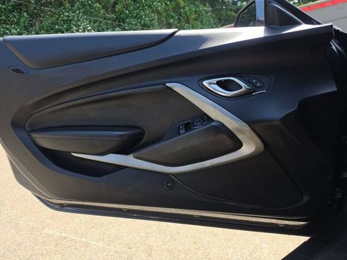 Used 2016 Chevrolet Camaro SS RWD image 18