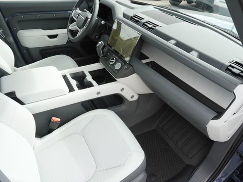 New 2026 Land Rover Defender 110 X-Dynamic SE AWD/4WD image 22