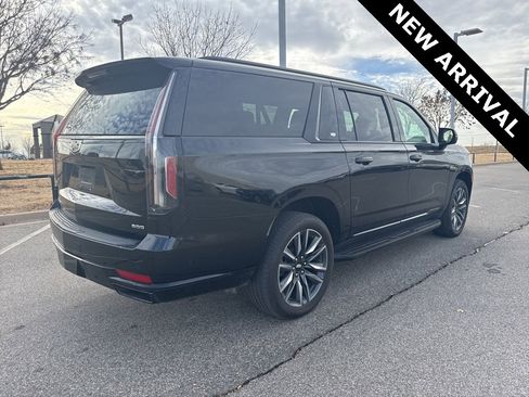 Used 2023 Cadillac Escalade ESV Sport image 4