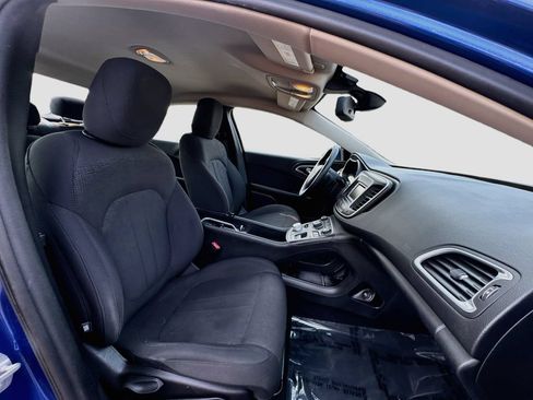 Used 2015 Chrysler 200 Limited w/ Convenience Group FWD image 25