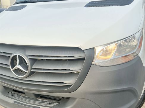 Used 2023 Mercedes-Benz Sprinter 2500 image 11