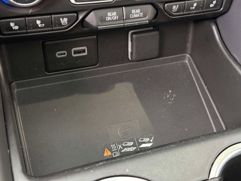 Used 2024 Chevrolet Tahoe Premier w/ Premium Package image 30