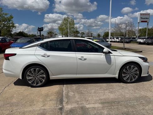 New 2026 Nissan Altima 2.5 SV FWD image 6